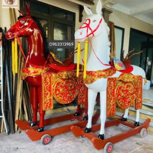ngựa gỗ thờ