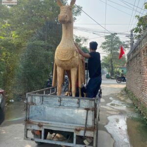 ngựa gỗ thờ