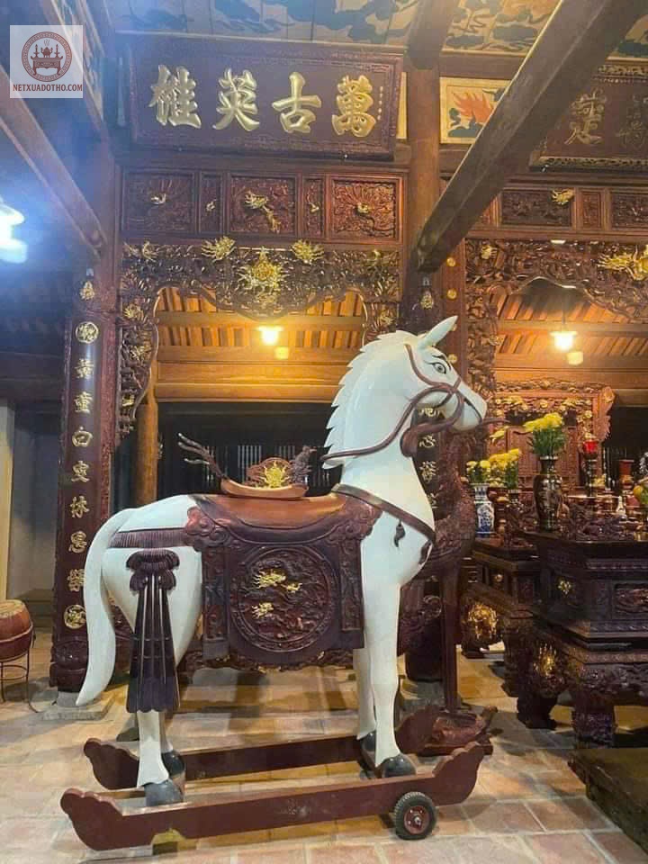 ngựa gỗ thờ