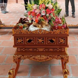 z7552521260325_999354c8d4d80f6ca6798d2e20911b93 kiệu rước lễ vật