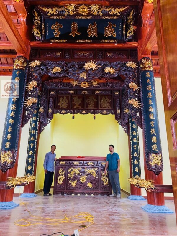 Đồ thờ lắp đặt tại đình làng