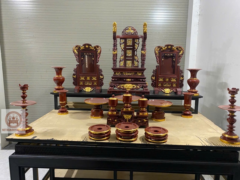 Đ&agrave;i nến thờ