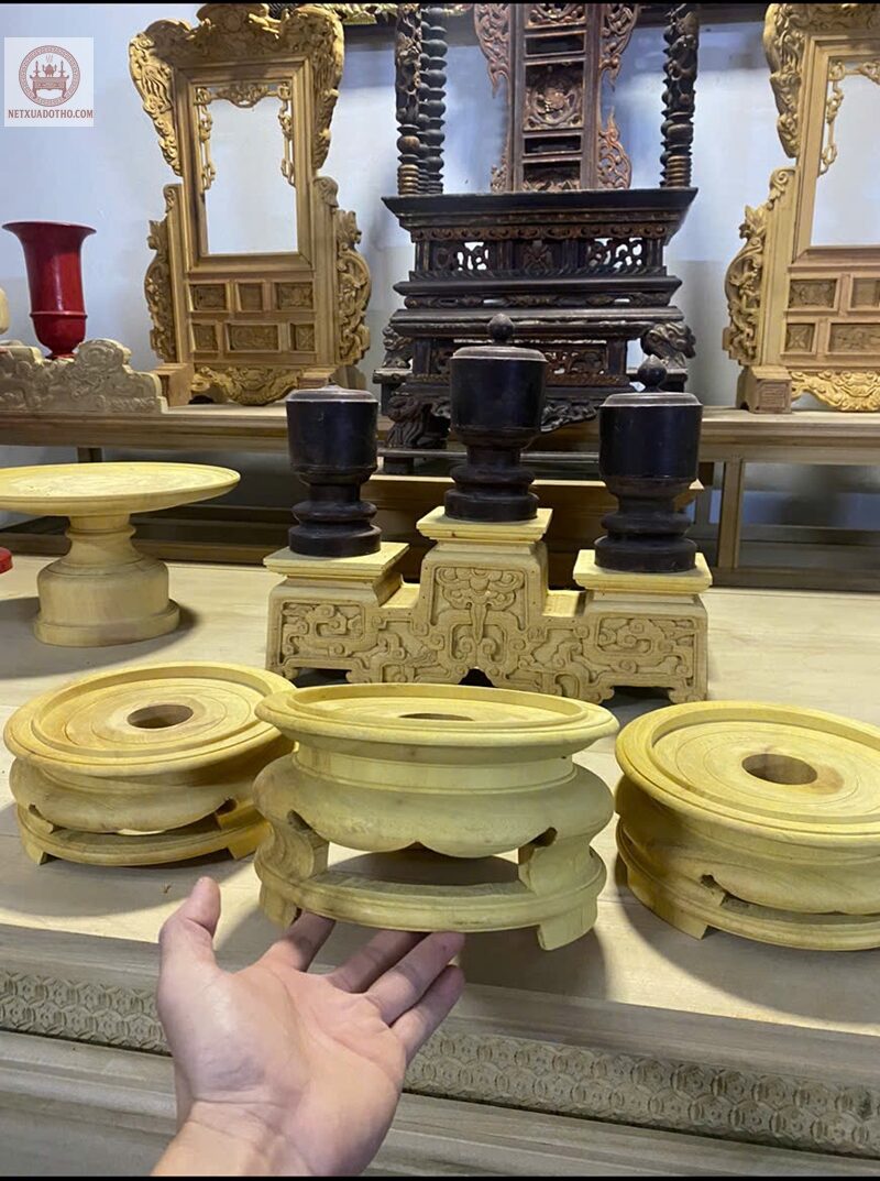 Đ&agrave;i nến thờ