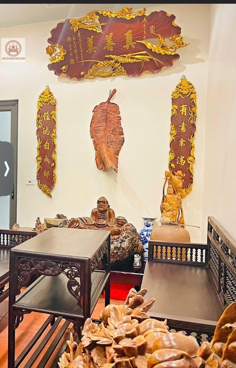 Lá sen đục chữ tâm Lá sen đục chữ tâm