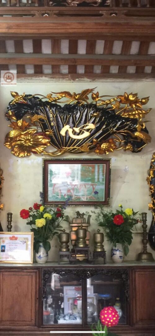 cuấn thư sen tại ph&ograve;ng thờ