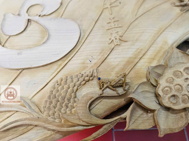 Lá sen đục chữ tâm Lá sen đục chữ tâm