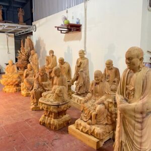 Tượng gỗ thập bát la hán