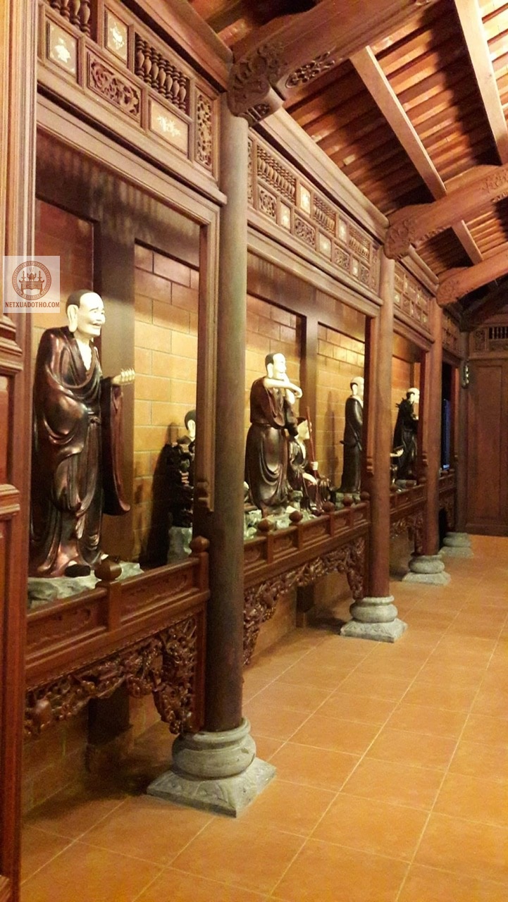 Tượng gỗ thập b&aacute;t la h&aacute;n